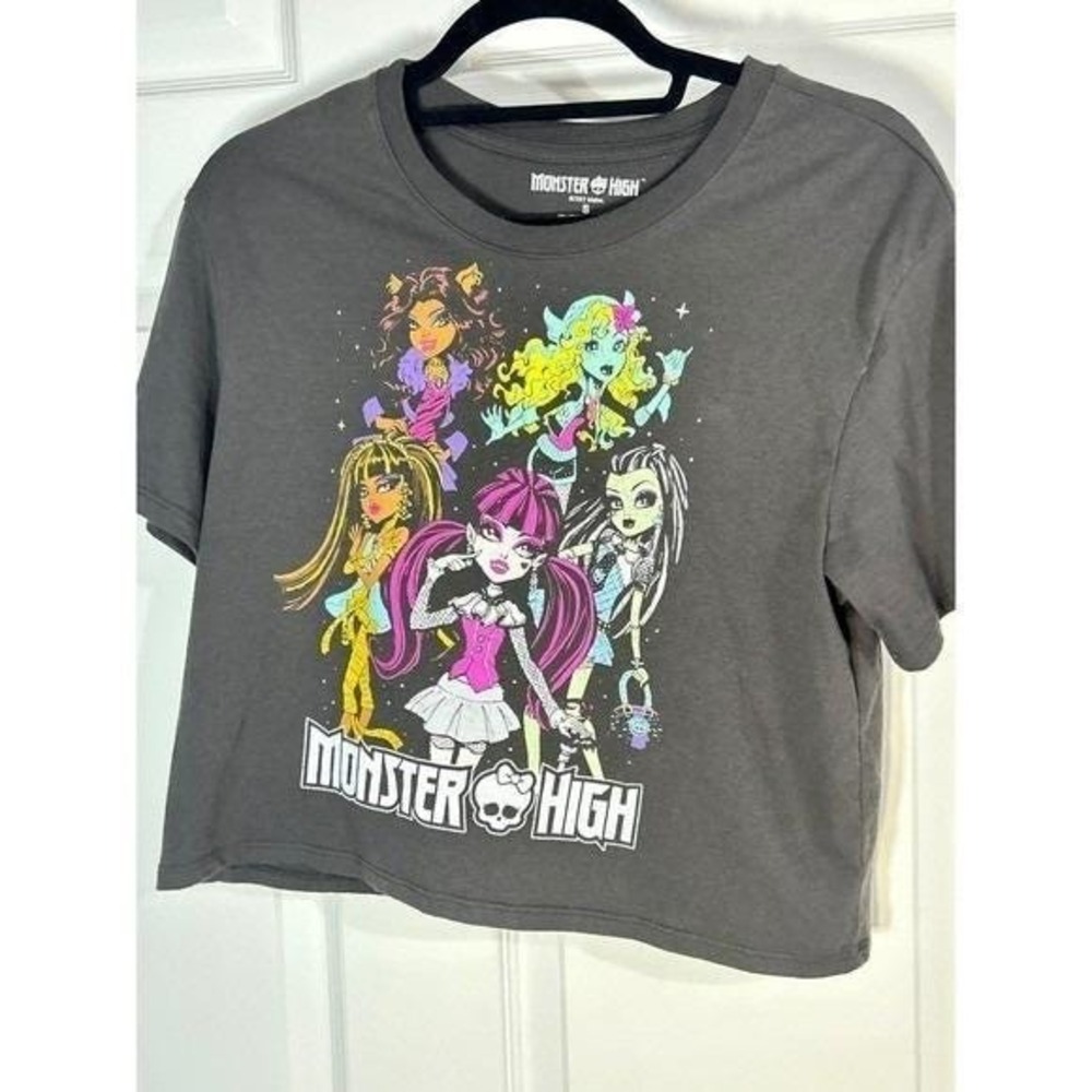 Monster High Graphic T-Shirt Women Small Grey Y2K Nostalgia Mattel Crop Tee